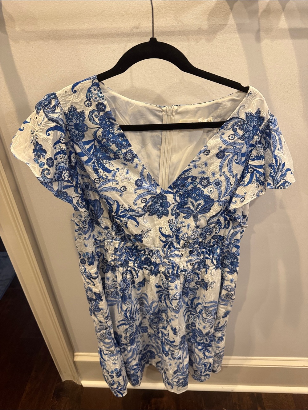 Eliza J Blue and White Floral V-Neck Women’s Dress